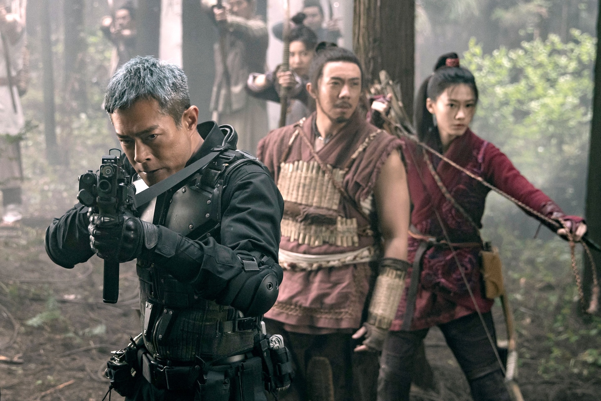 古天樂（左）主演《尋秦記》是影視圈經典之作。（圖／華映提供）