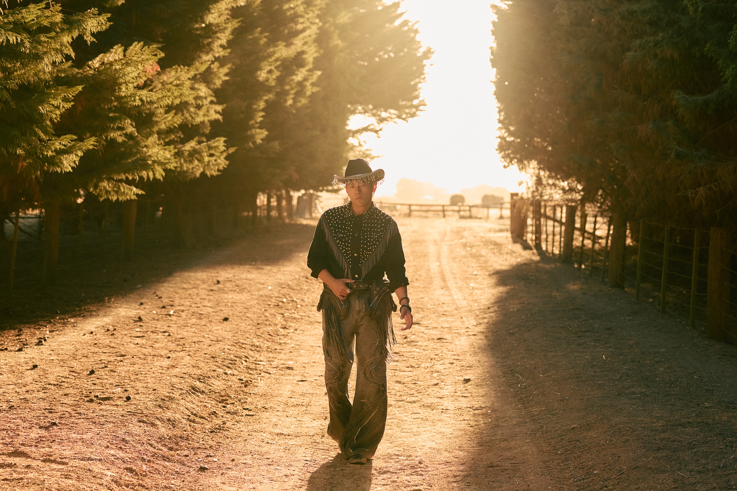 周杰倫第5支MV〈鄉間的路〉正式上線。（圖／杰威爾音樂提供）