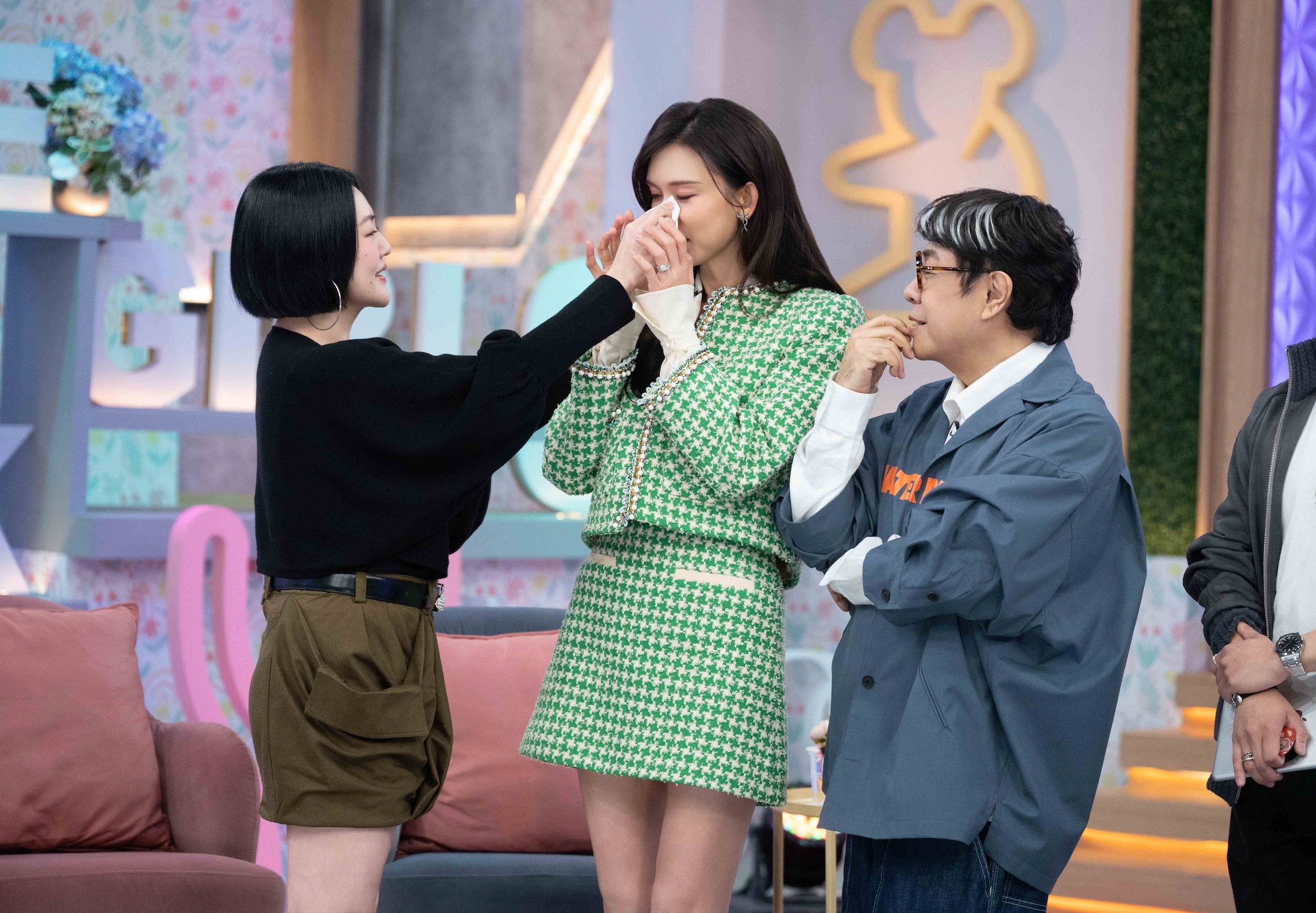 林志玲登《不熙娣》落淚告白小S：想哭想笑我們都在，惹全場鼻酸。（圖／東森綜合台提供）