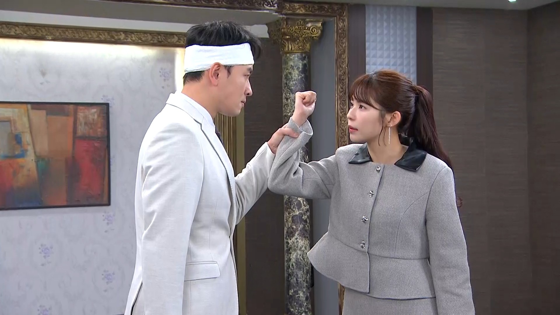 劇中林萱瑜懷有身孕，卻慘遭丈夫陳謙文與周宜霈聯手羞辱並逼迫離婚。（圖／三立提供）