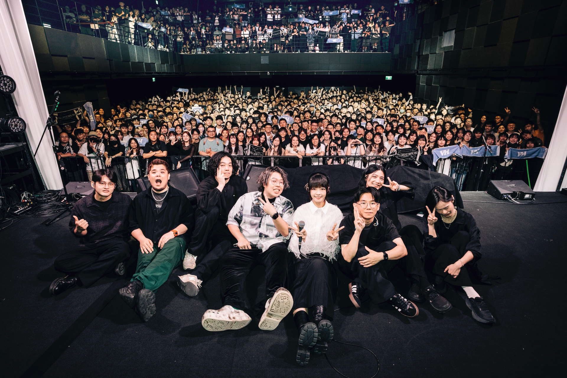 VH展現老團魅力。（圖／知間文化提供）