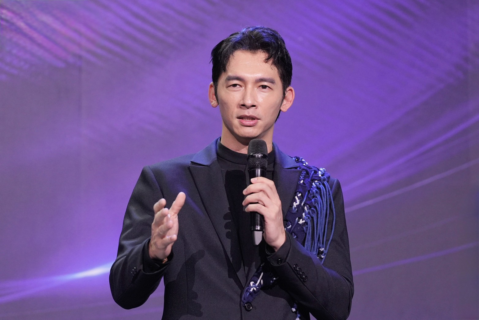 温昇豪從賠錢中學會新養分。（圖／記者陳明中攝）