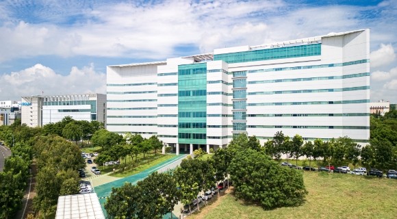 （圖／翻攝自大立光官網）