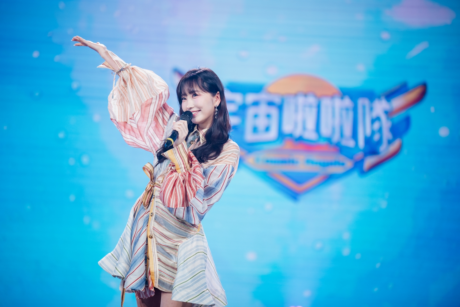 麻由聽到熟悉曲目，想起女團時期。（圖／緯來提供）