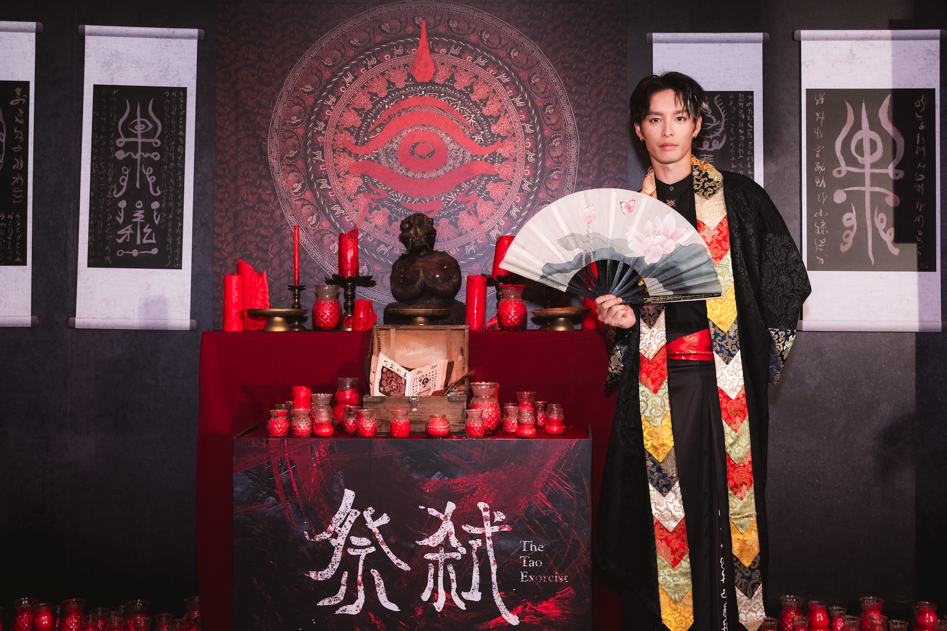 曹佑寧化身最帥道士。（圖／威視提供）