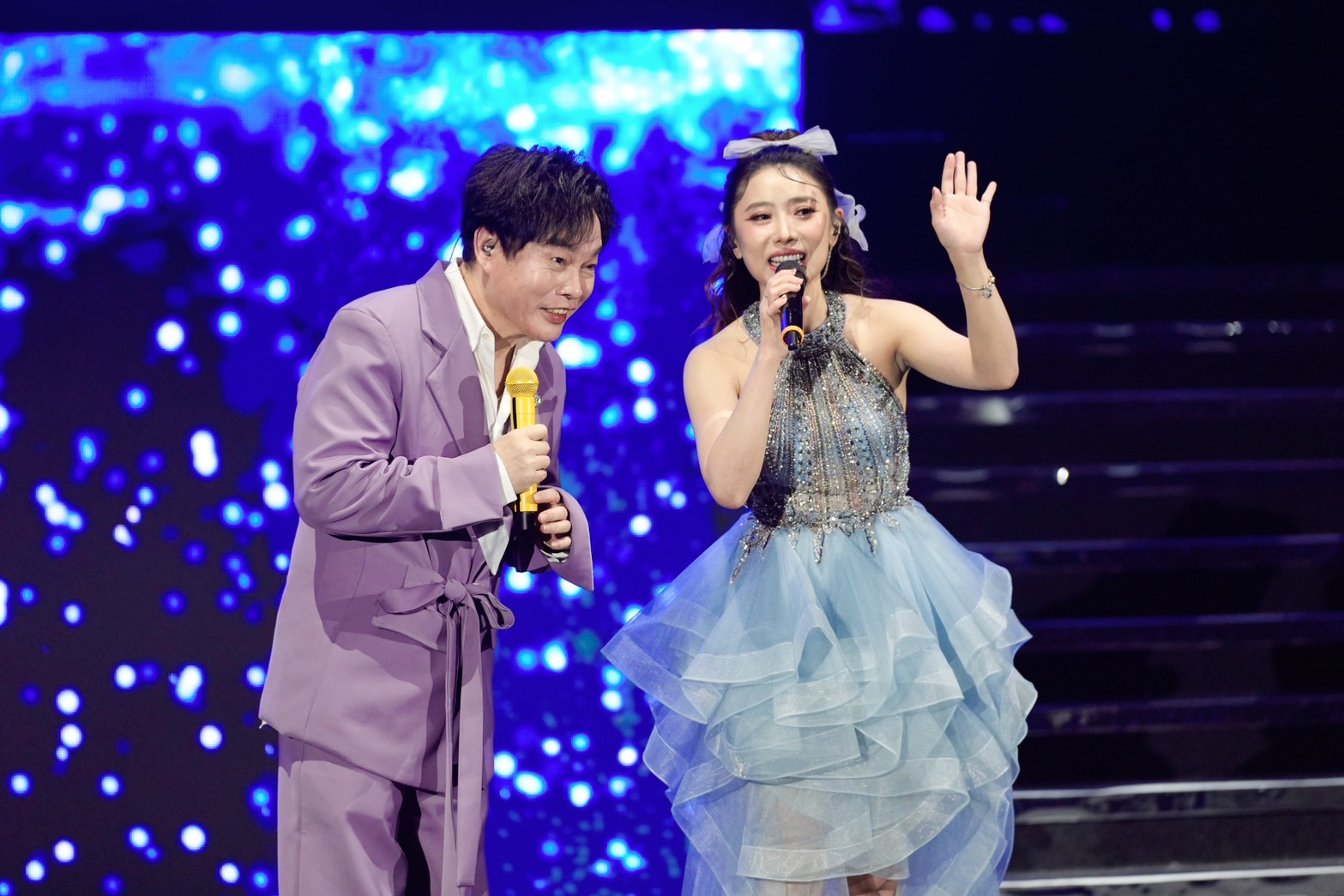 康康（左）愛跟陳怡婷開玩笑。（圖／記者陳明中攝）