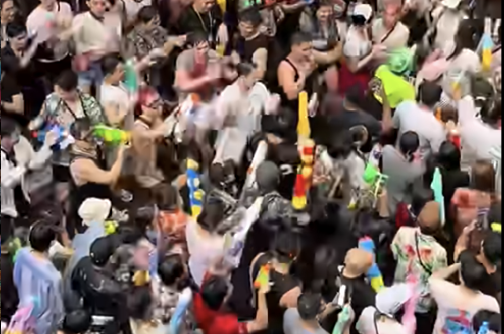 潑水節。（圖／翻攝FB）