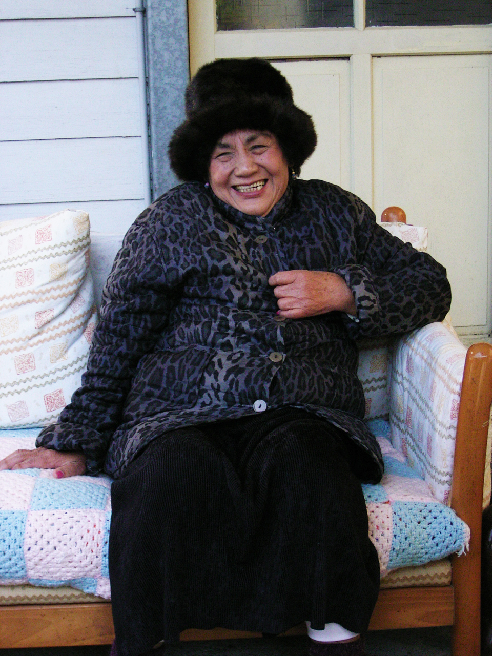 高菊花女士2009年攝於達邦老宅。（圖／野火樂集提供）