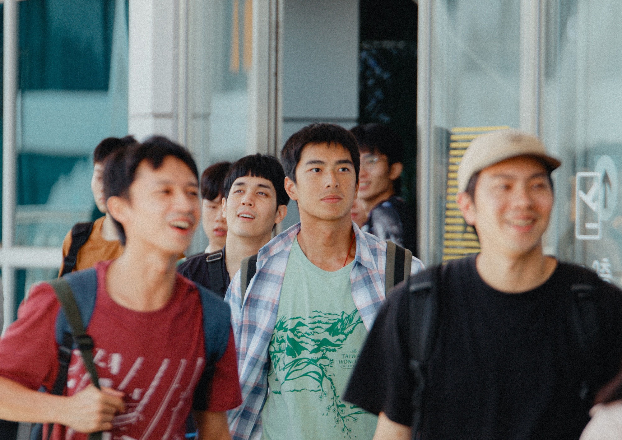 曾敬驊在《失樂園》為了還債進入詐騙集團。（圖／冬候鳥電影、文策院提供）
