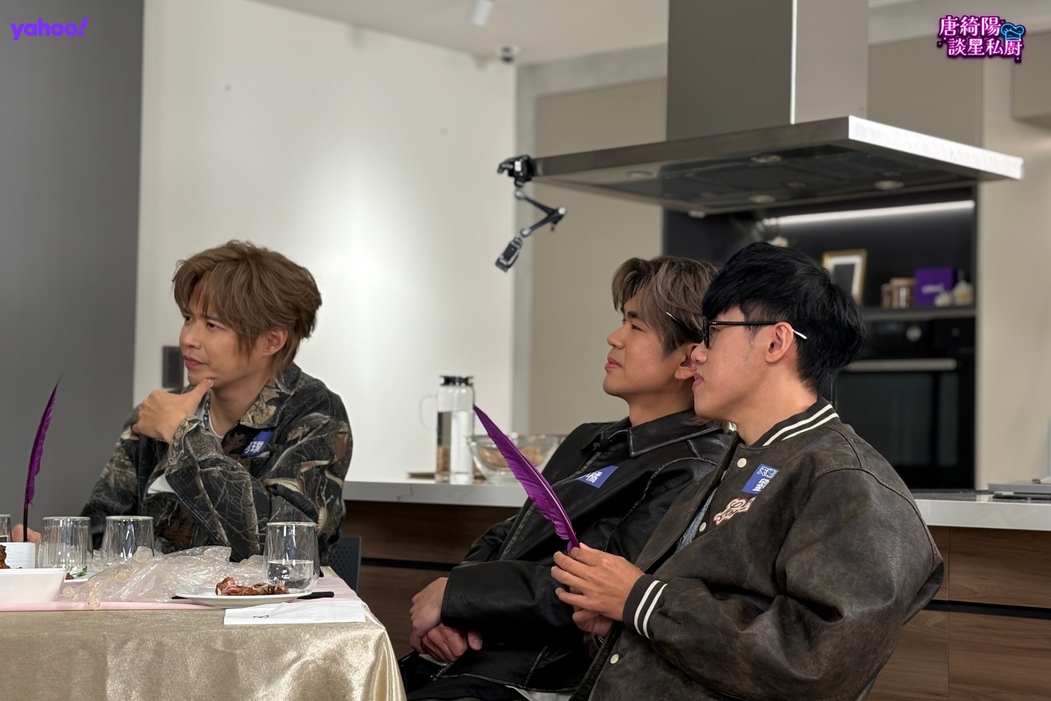 八三夭帶著全新專輯《沒有翅膀的人》作客《Yahoo唐綺陽談星私廚》。（圖／《Yahoo唐綺陽談星私廚》提供）