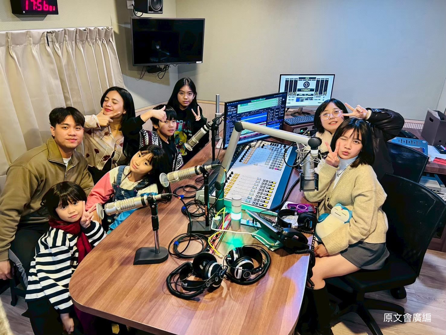 《senasenaii！wawa 大聲唱》由主持人Dani姊姊領軍，帶領擁有泰雅族、阿美族與排灣族等多重族群背景的孩子，開啟一場聲音的尋根之旅。（圖／原文會提供）