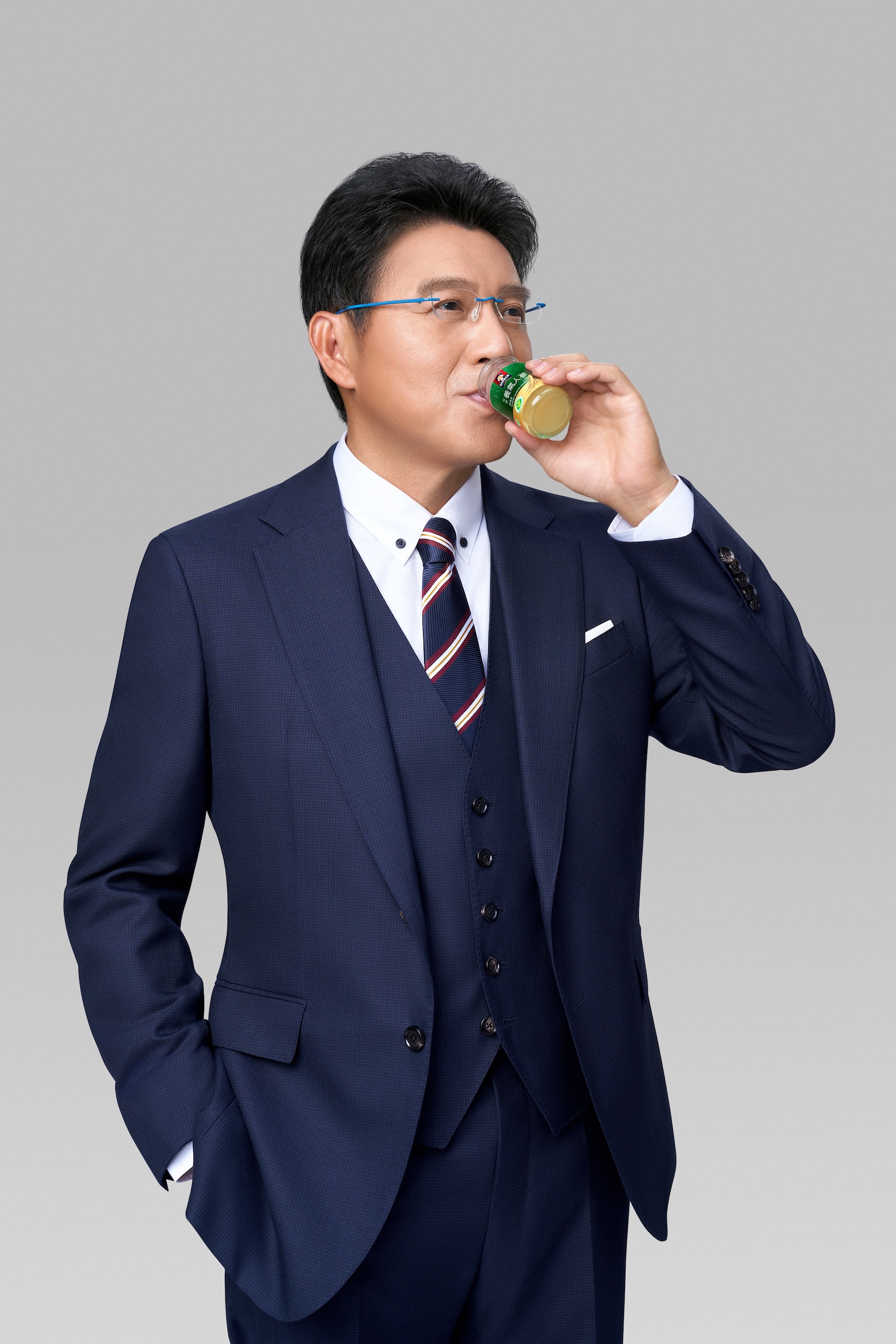 謝震武以連續飲用20年的親身經驗，成為最具說服力的真實見證。（圖／桂格養氣人蔘提供）