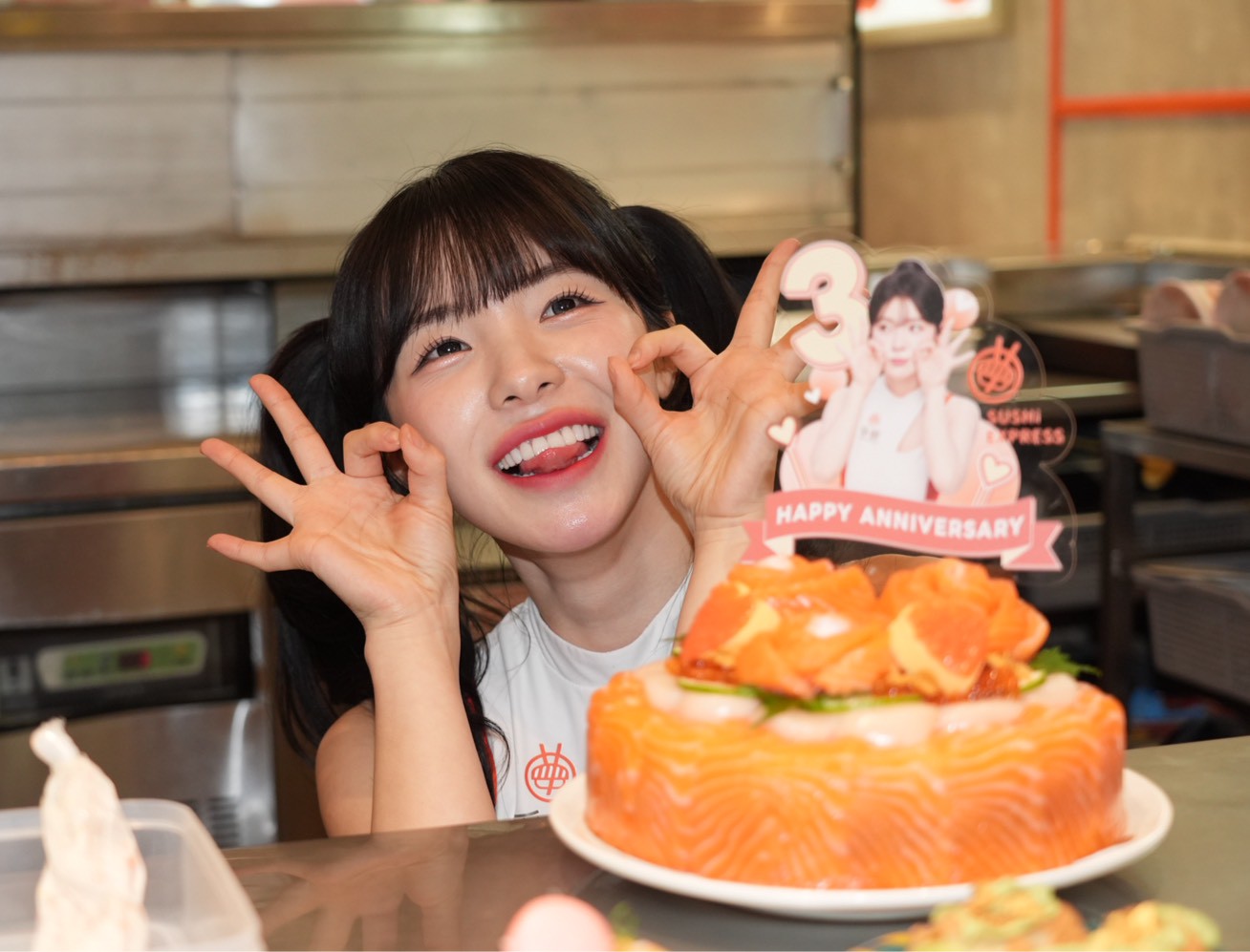 過往動輒能吃20盤壽司的李多慧食量驚人。（圖／記者陳明中攝）