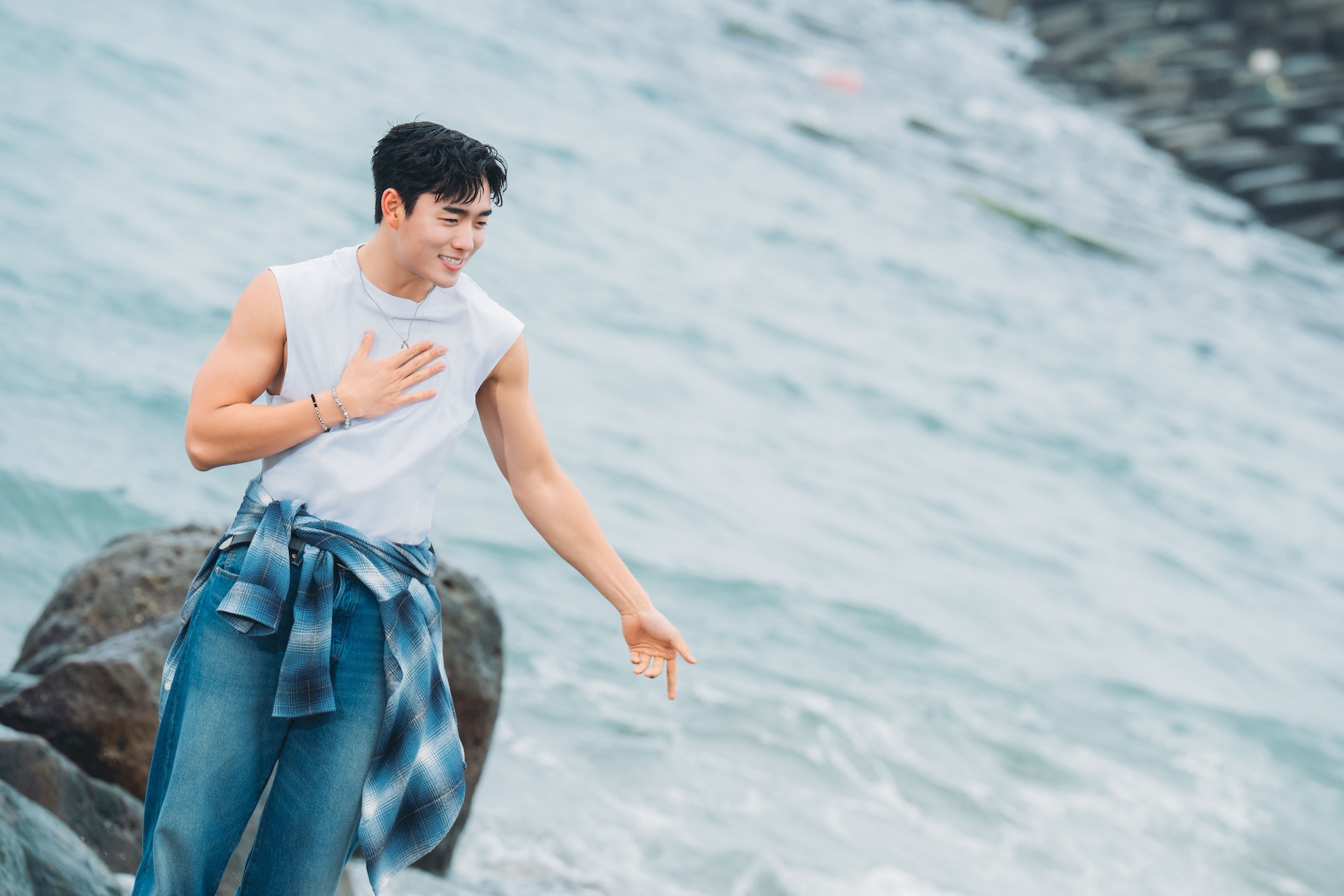 須弘道特地從美國回台灣拍MV。（圖／粹譜藝人經紀提供）