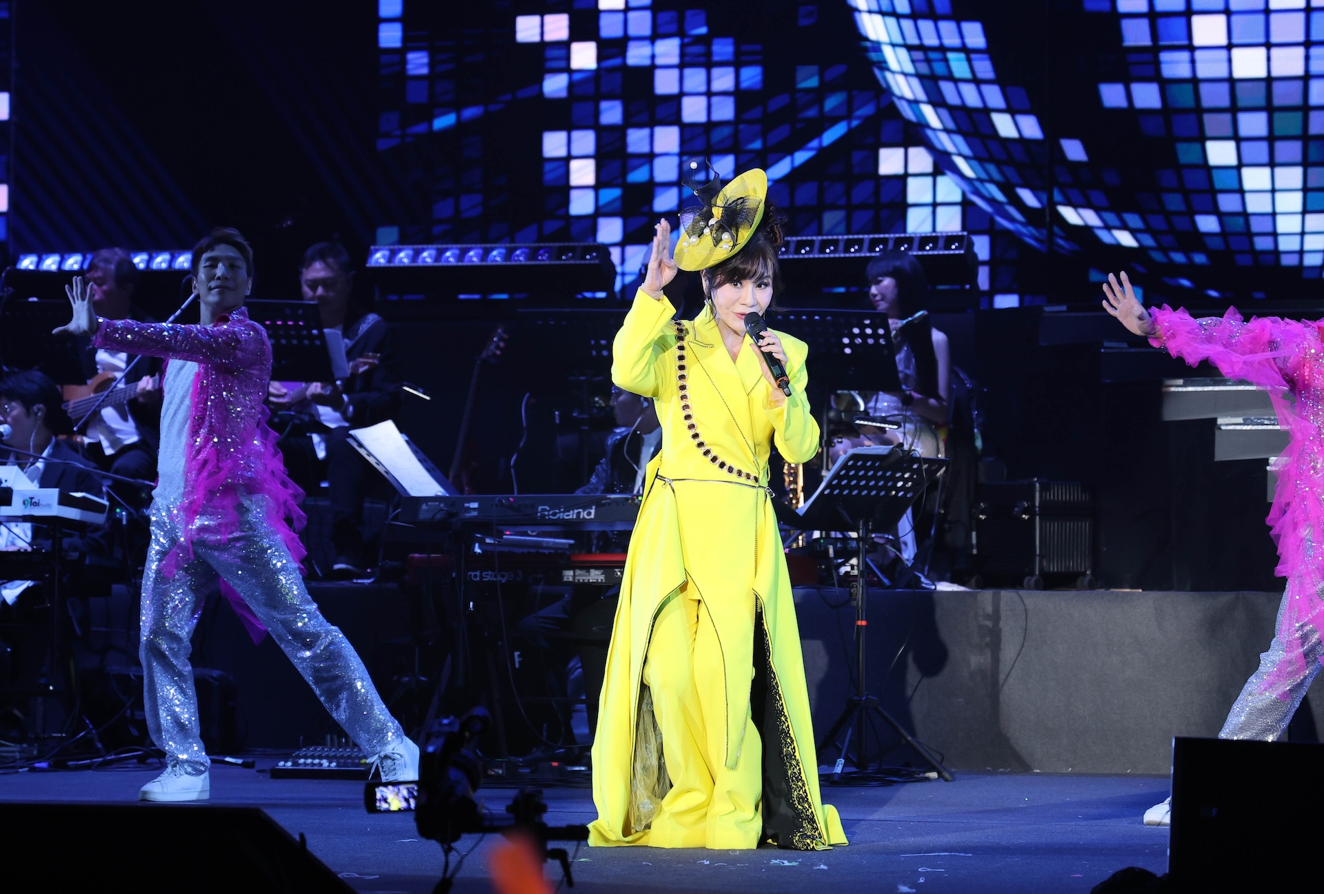 龍千玉致敬鳳飛飛的裝扮。（圖／瑞揚創意提供）