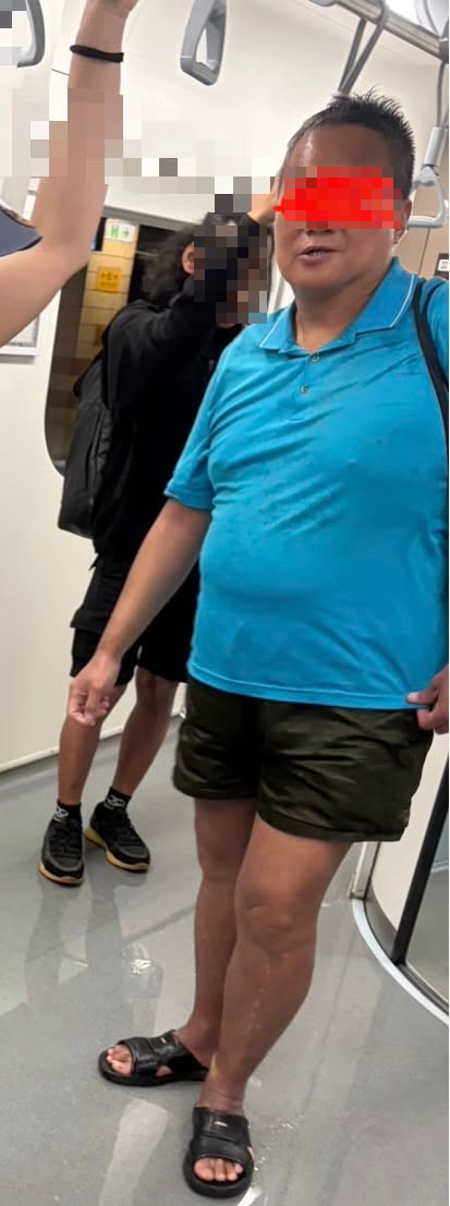 列車長獲報前往查看，發現一名男子在廁所洗澡。（圖／翻攝自23_lyxnnn Threads）