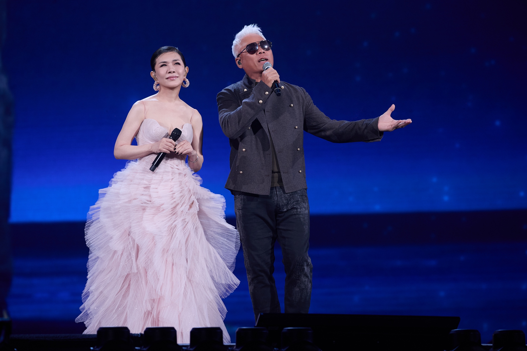 張清芳供蛋，巫啟賢現身力挺。（圖／上引娛樂提供）