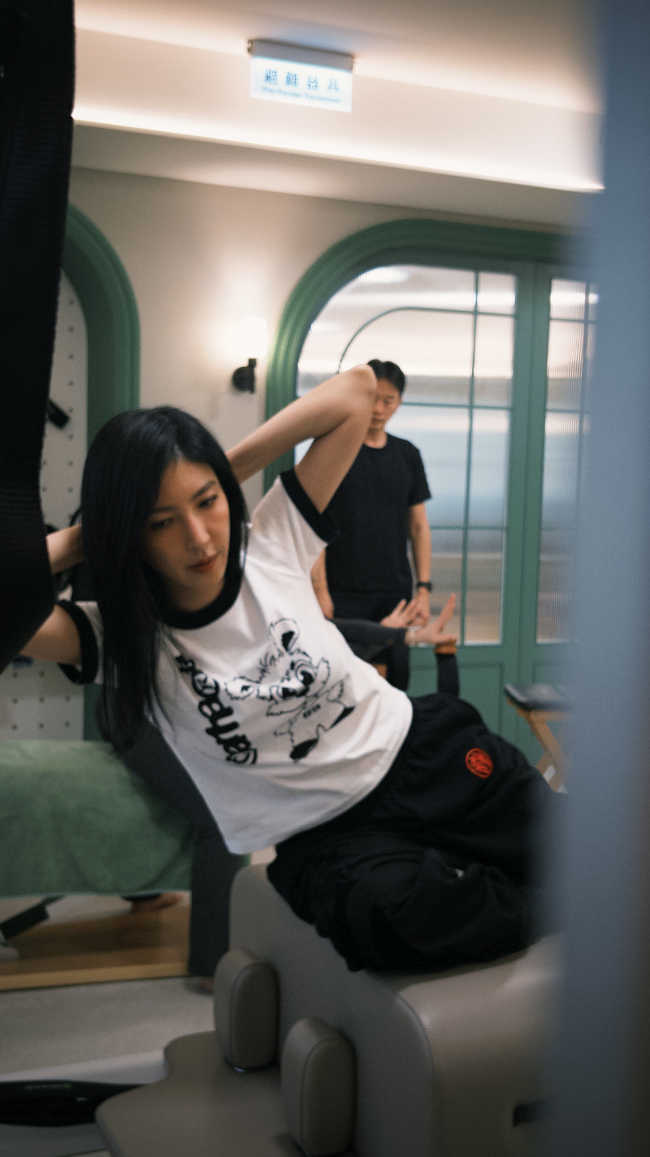 楊謹華在廣告與節目中展現自律形象，並大方分享如何從排斥運動到拉著先生一起健身的心路歷程。（圖／虎鐵健身 X 器械皮拉提斯提供）