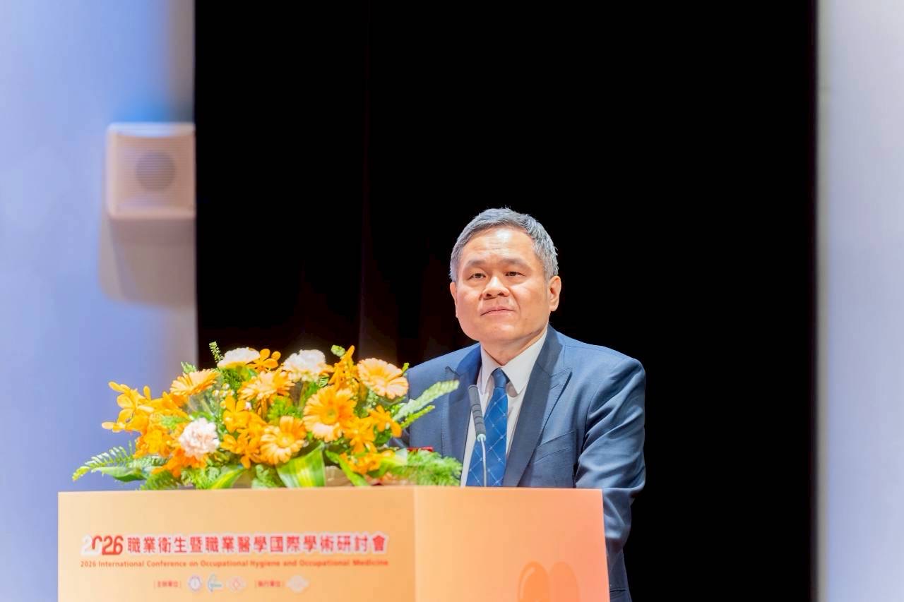 勞動部相當重視本次研討會，次長李健鴻親臨會場致詞。（圖／長庚醫院提供）