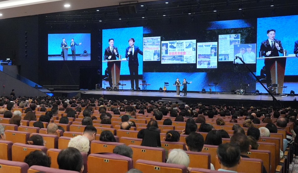 宋逸民前往古晉分享生命歷程。（圖／藝起發光提供）