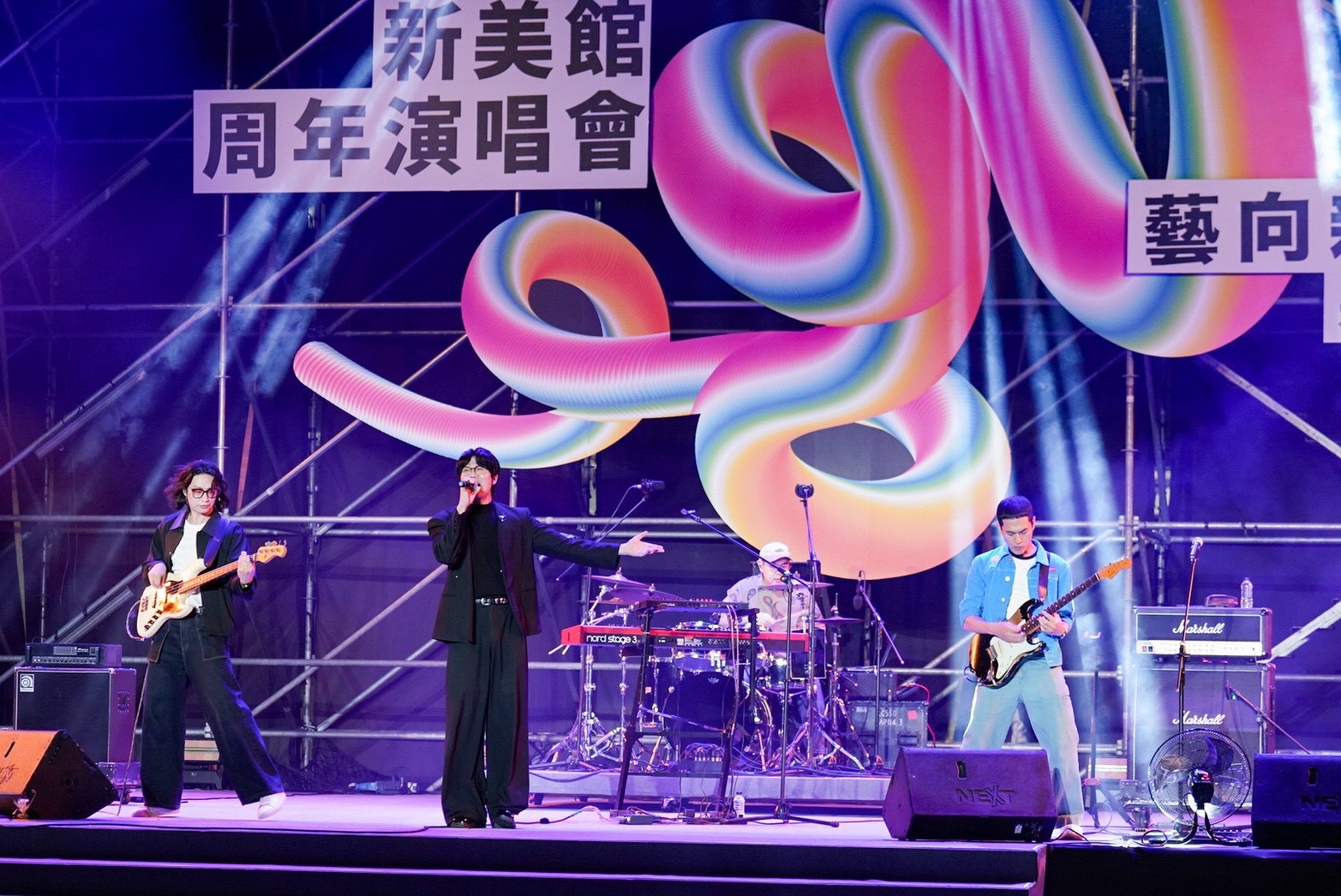 宇宙人浪漫壓軸，新美館周年音樂會煙火燦爛落幕。（圖／新北市美術館提供）