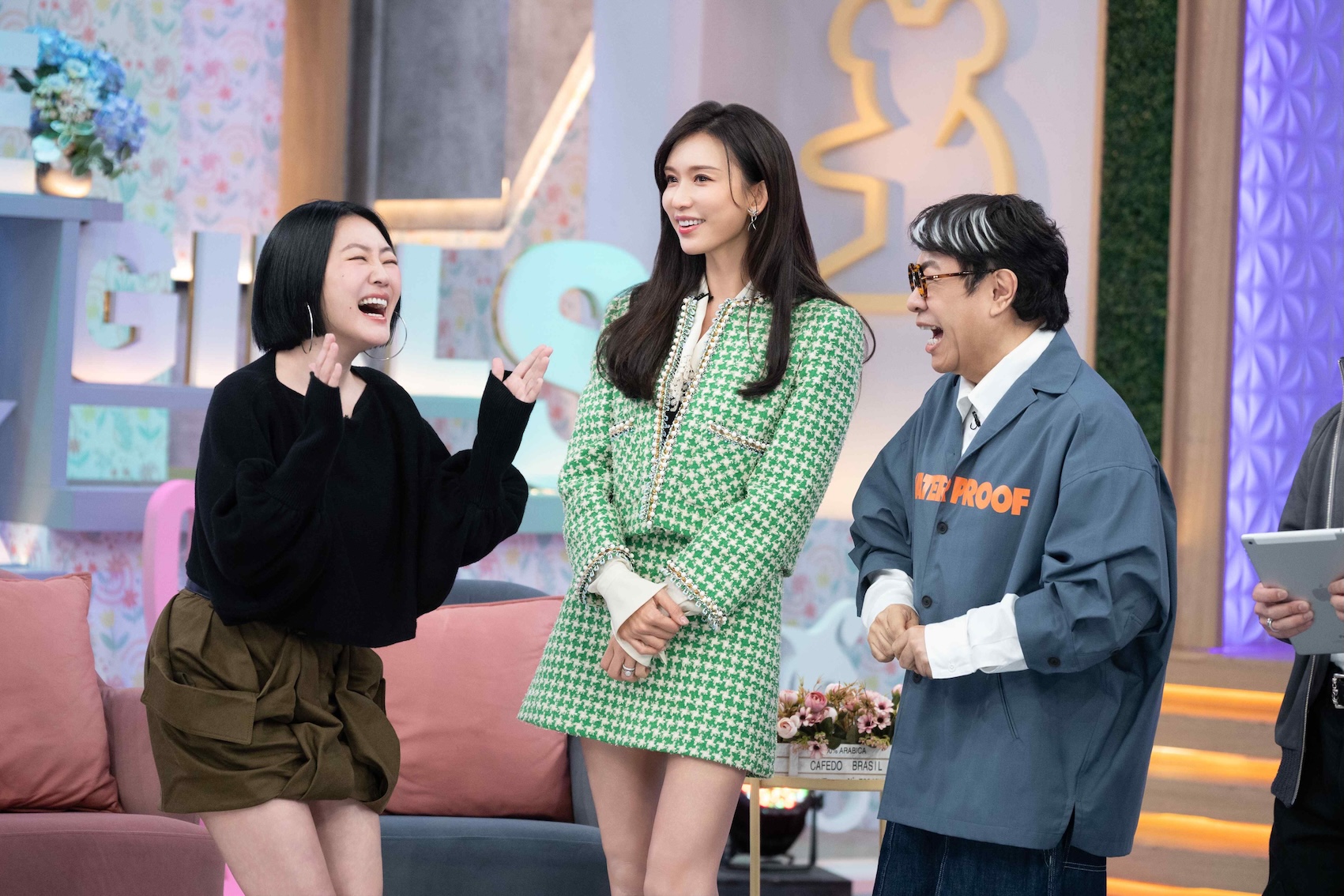 徐熙娣（小S）在節目中與嘉賓蔡康永、林志玲互動，重現經典的鬥嘴場面。（圖／東森綜合台提供）