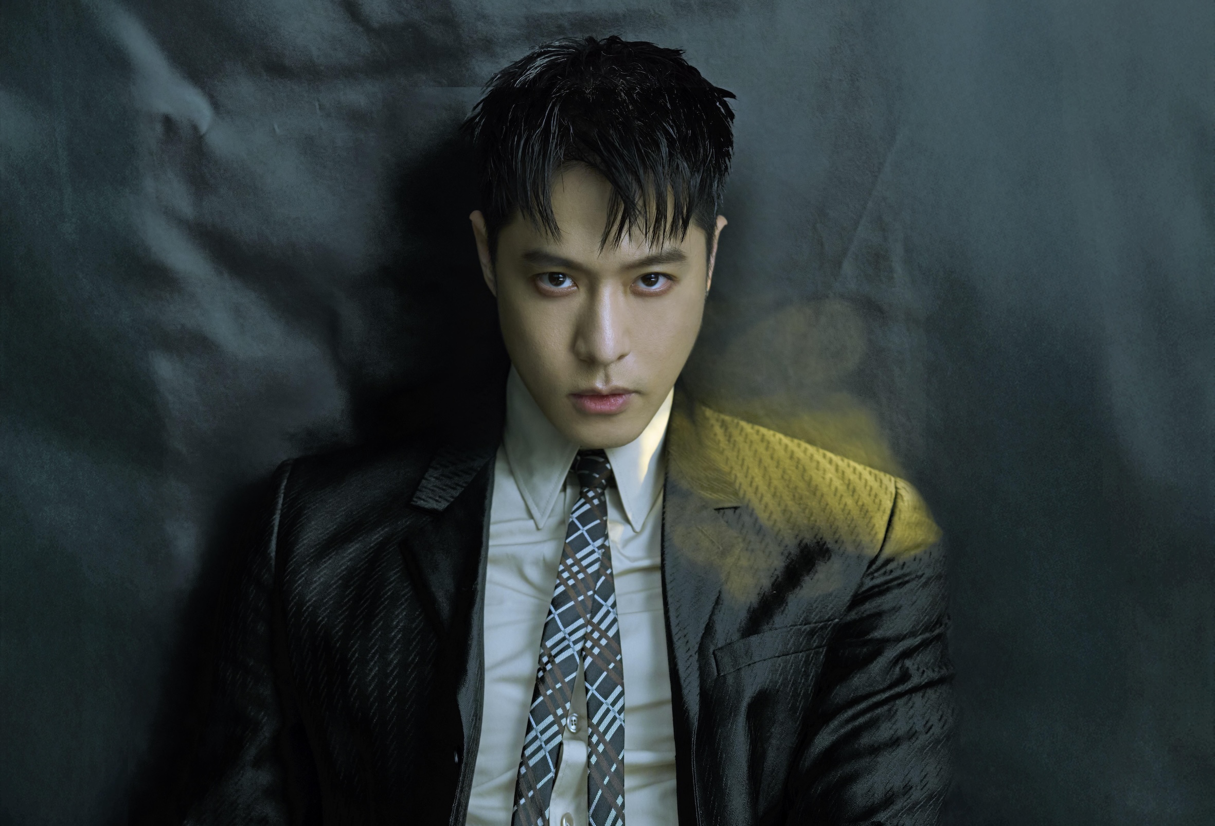 周湯豪（NICKTHEREAL）確認擔綱2026 hito流行音樂獎頒獎典禮開場嘉賓。（圖／men’s uno提供）