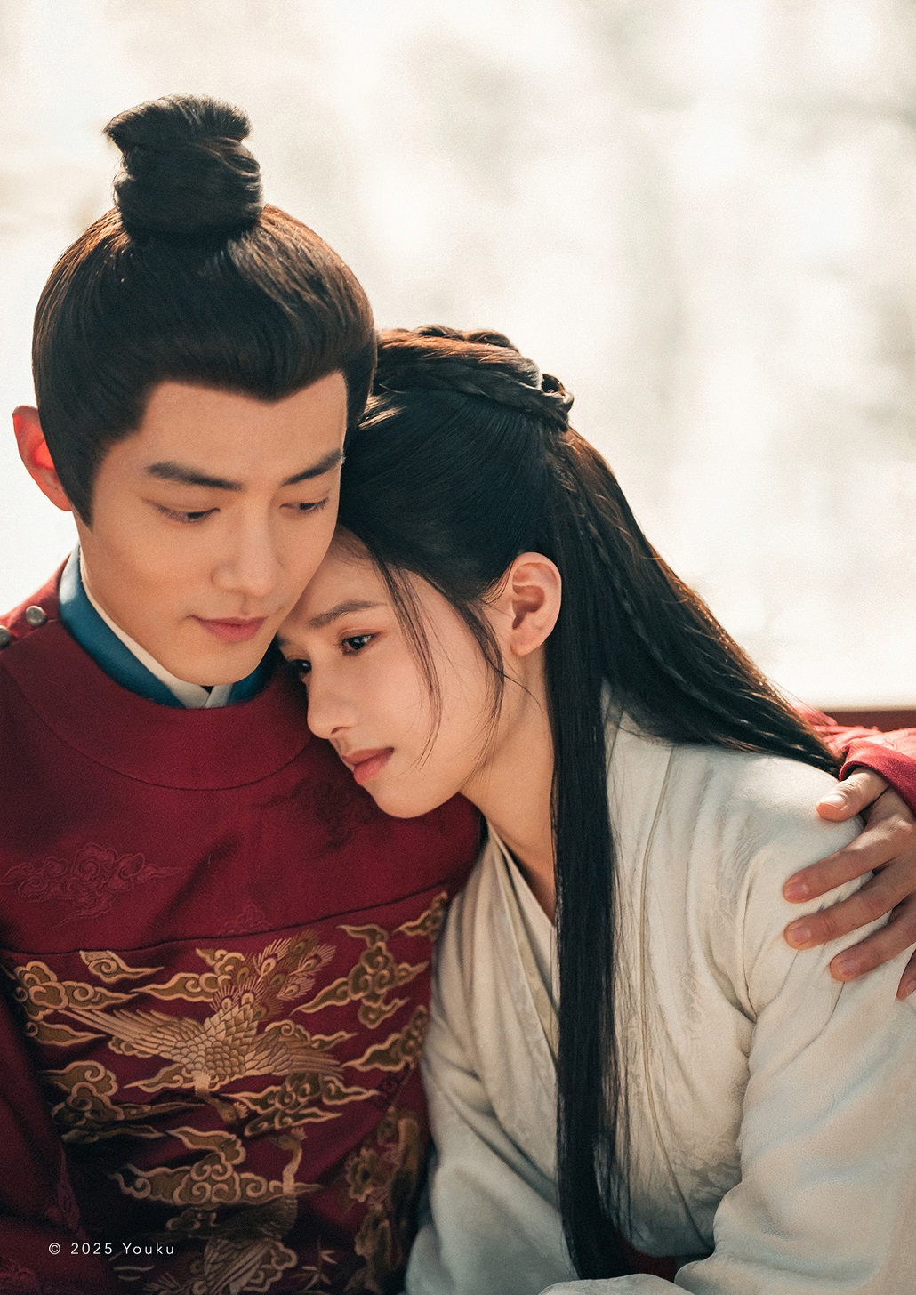 《藏海傳》張婧儀(右)佩服肖戰(左)拍戲時的認真態度。（圖／中視提供）