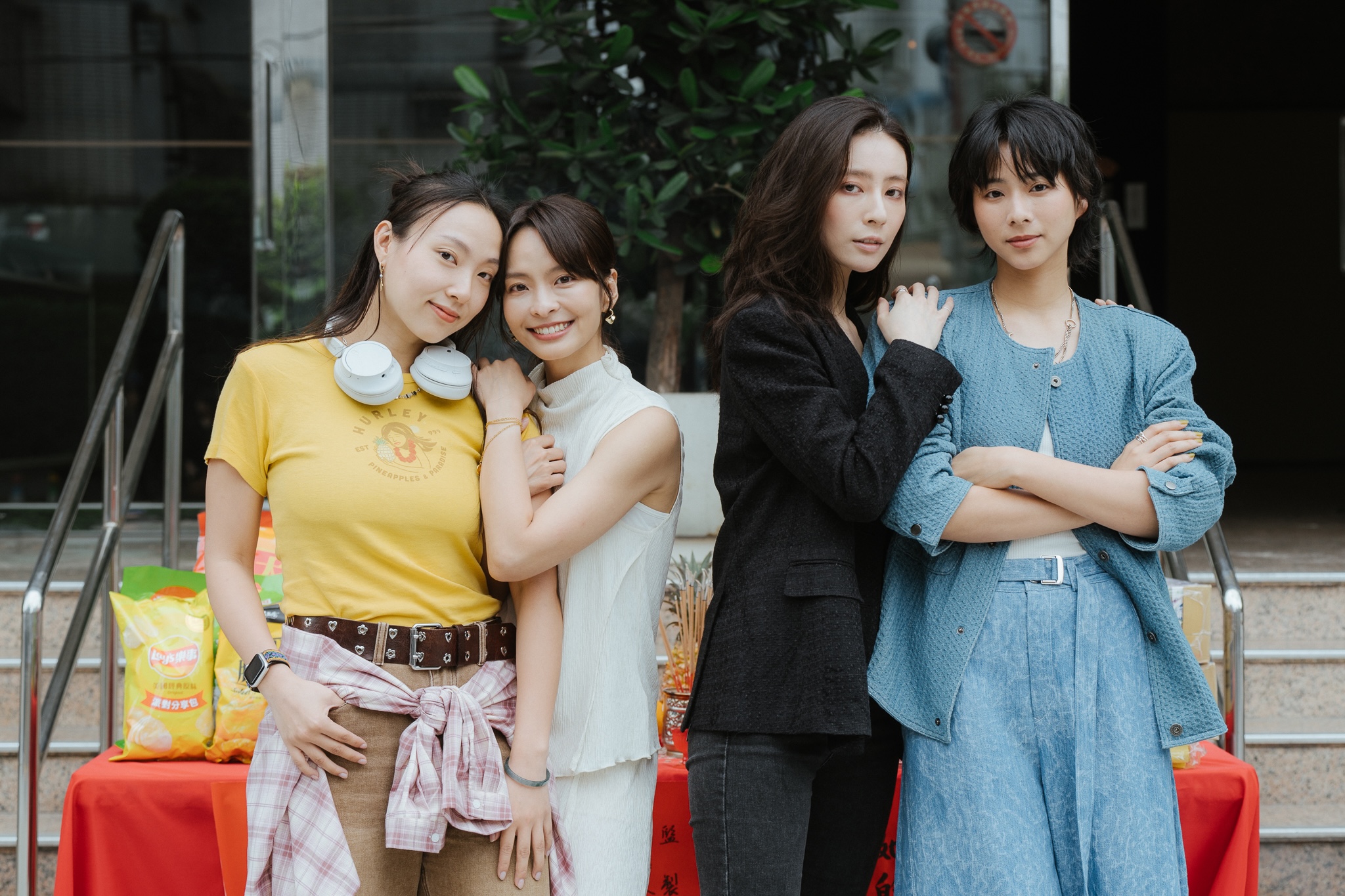 《她的唇，她的吻》李雪（左起）、葉星辰以及袁漠遙（右起）、李聞熙一冷一熱的組合，期待撞擊出不一樣的火花。（圖／有意思國際傳媒提供）