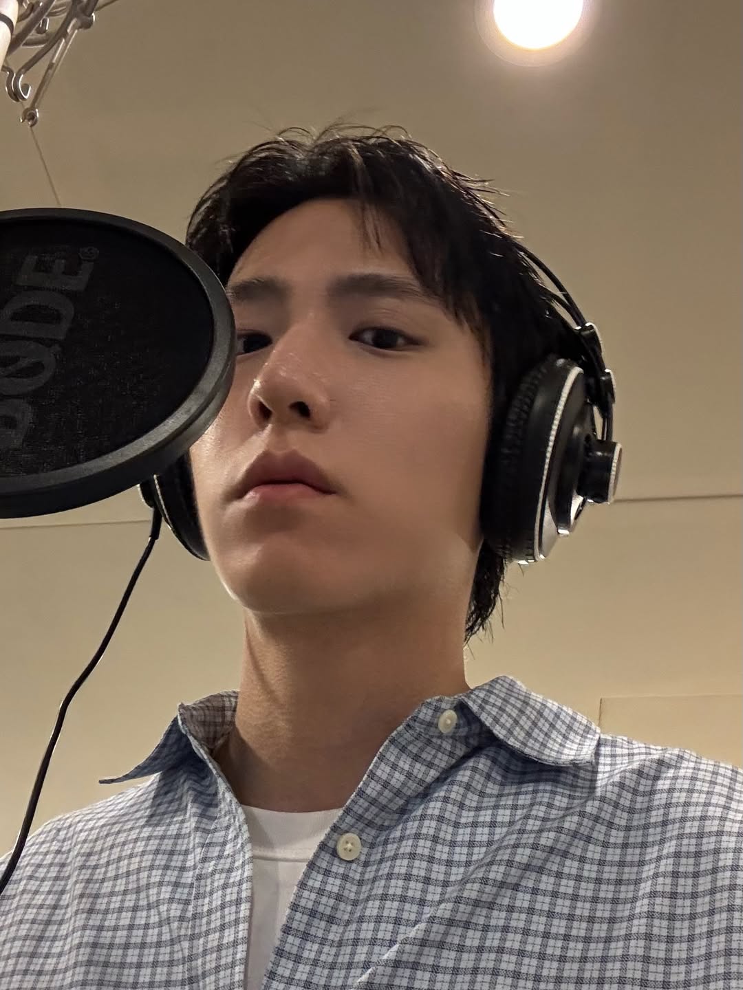 余晉證實已和蒲禾菲手一段時間。（圖／翻攝自余晉IG）