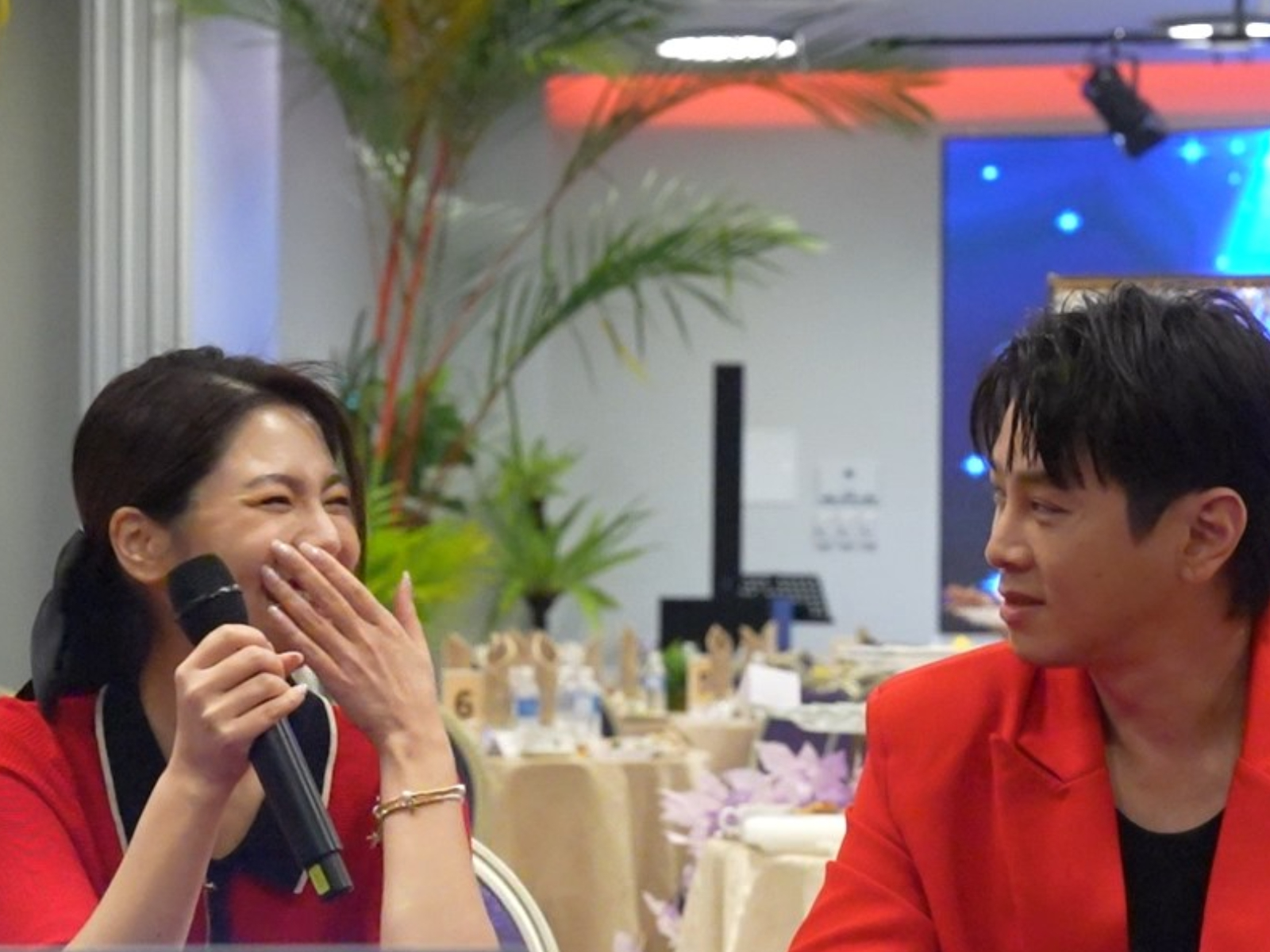 吳東諺（右）和白家綺都感動到泛淚。（圖／藝起發光Ｘ蒙福教會提供）