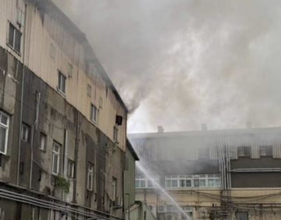 新莊電鍍工廠火災。(圖/翻攝畫面)