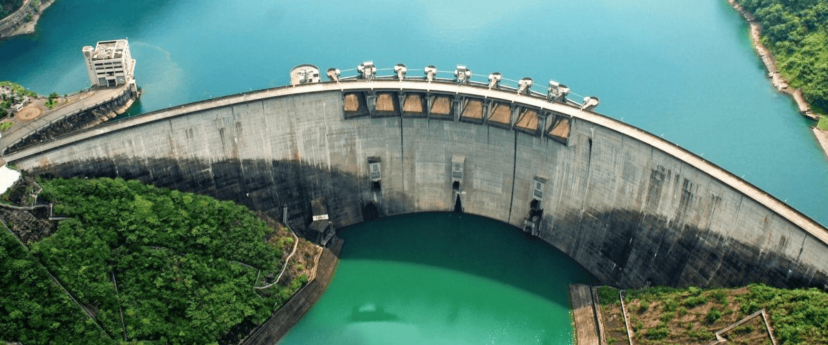 春雨鋒面帶來可觀的降雨,為全台水庫挹注約1.5億噸水量。(圖/翻攝自台北翡翠水庫管理局)