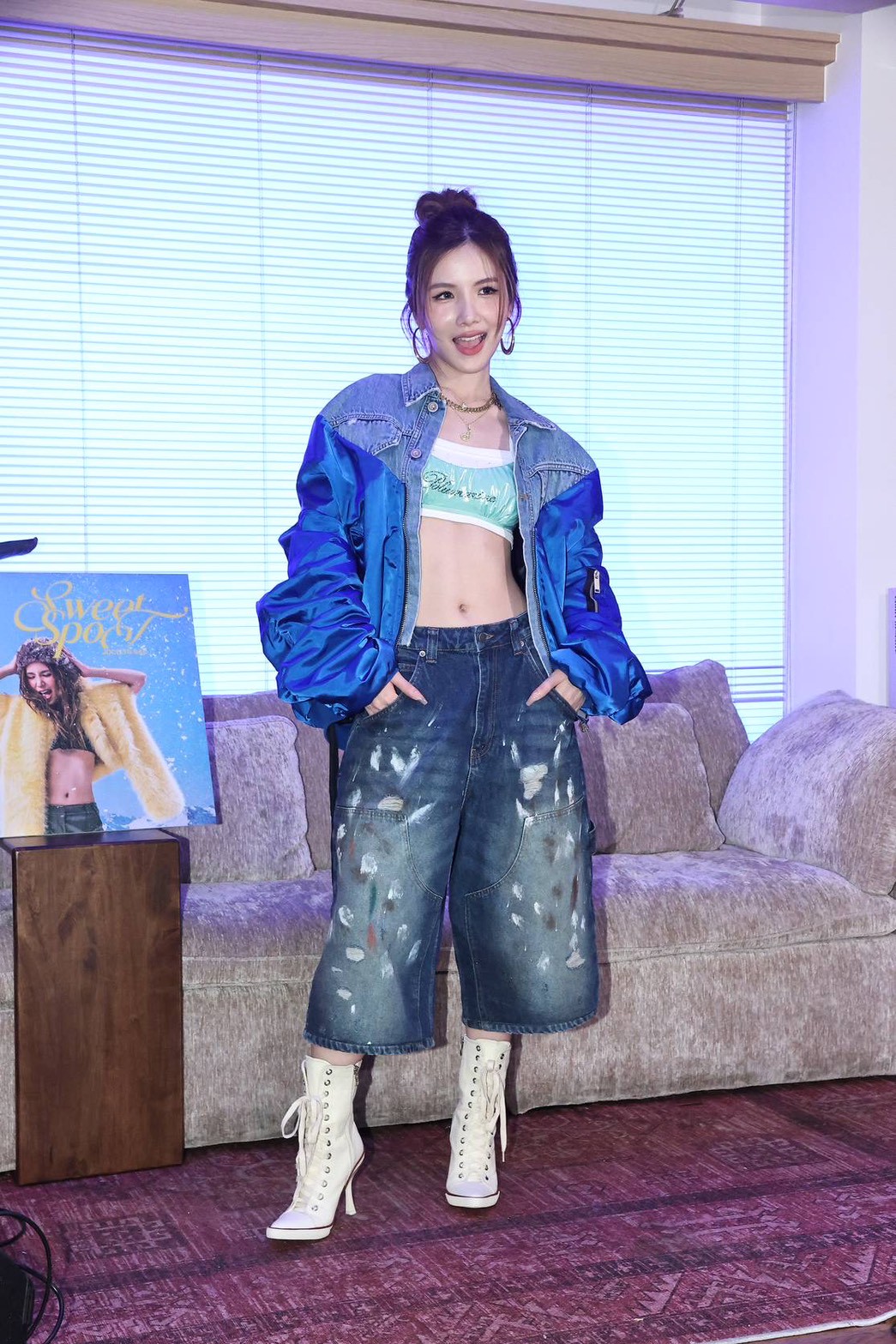 專輯發布會由Jocelyn 9.4.0演唱主打歌〈這裡哼著R&B〉揭開序幕。（圖／娛樂中心）