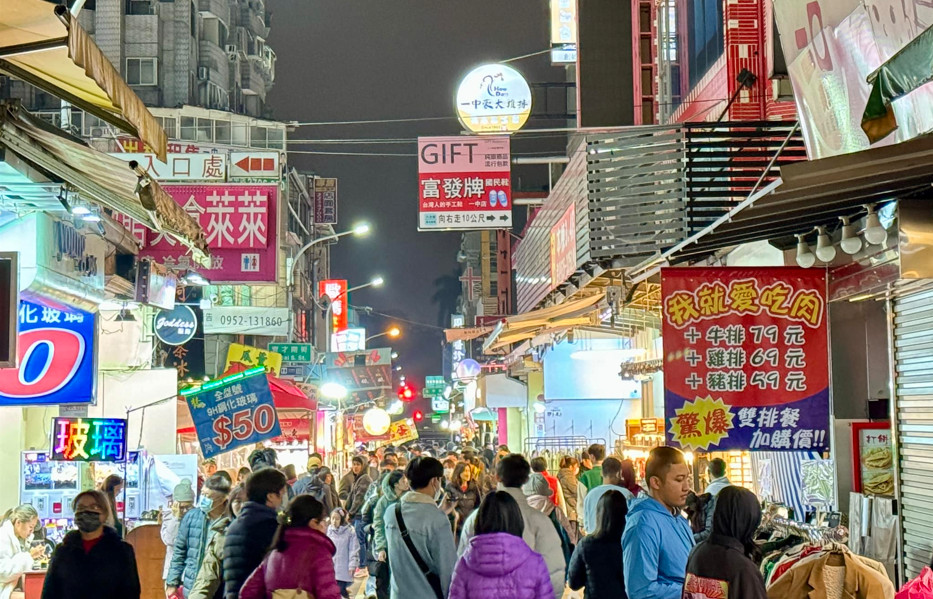 有網友看到節目，想起過去在台中一中商圈的「香腸王」大腸包小腸。（圖／翻攝自一中商圈 Yizhong Shopping District臉書）