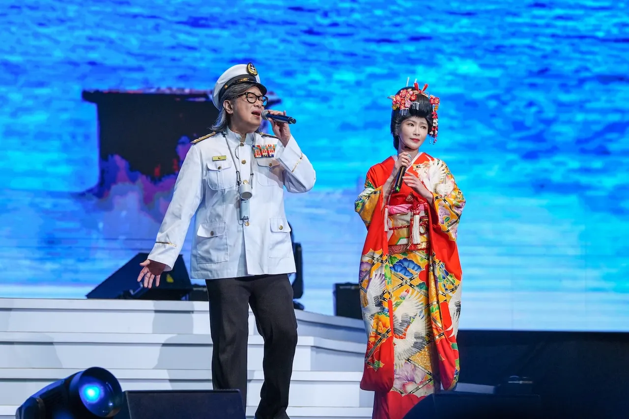施文彬（左）與侯怡君演歌中劇。（圖／高流提供）