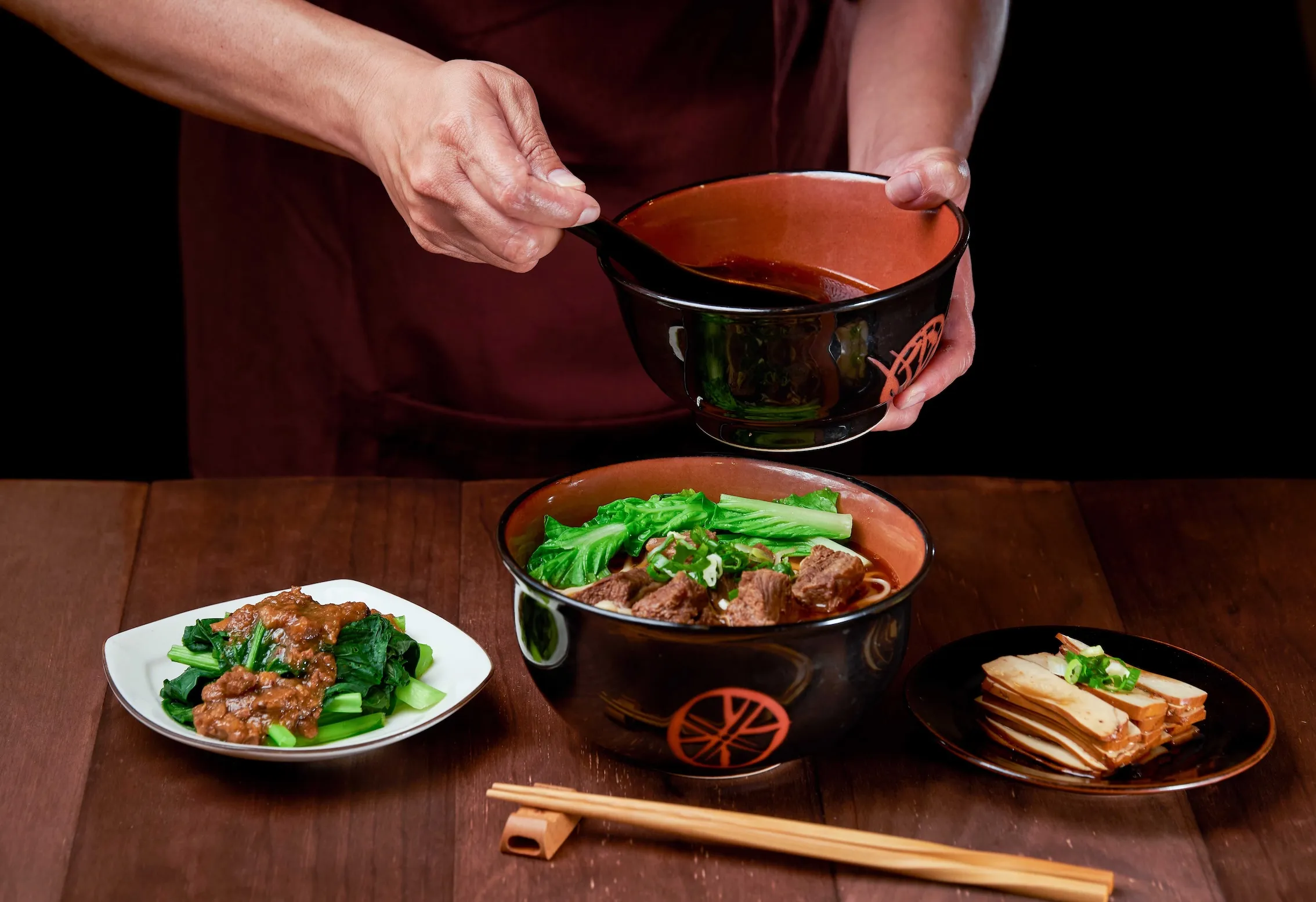 人氣招牌「原汁牛肉麵」,原價185元,特價119元。(圖/三商巧福提供)