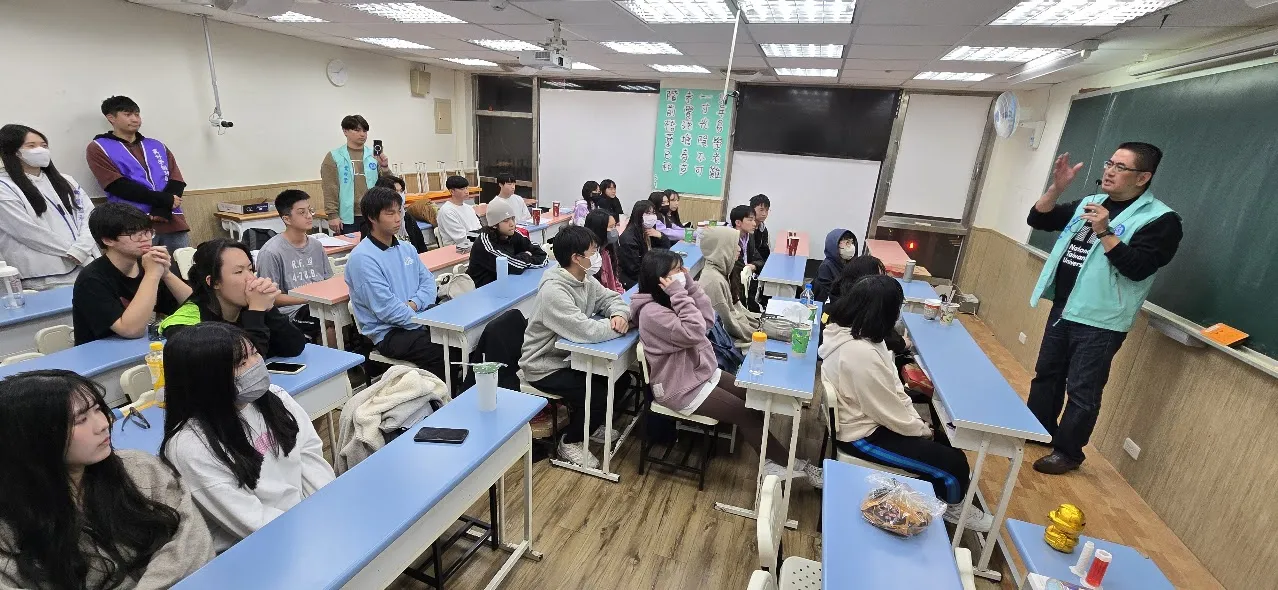 補教協會理事長劉益和在會考前夕叮嚀考生睡飽之外，千萬不能遺漏證件。（圖／中華民國補習教育協會提供）