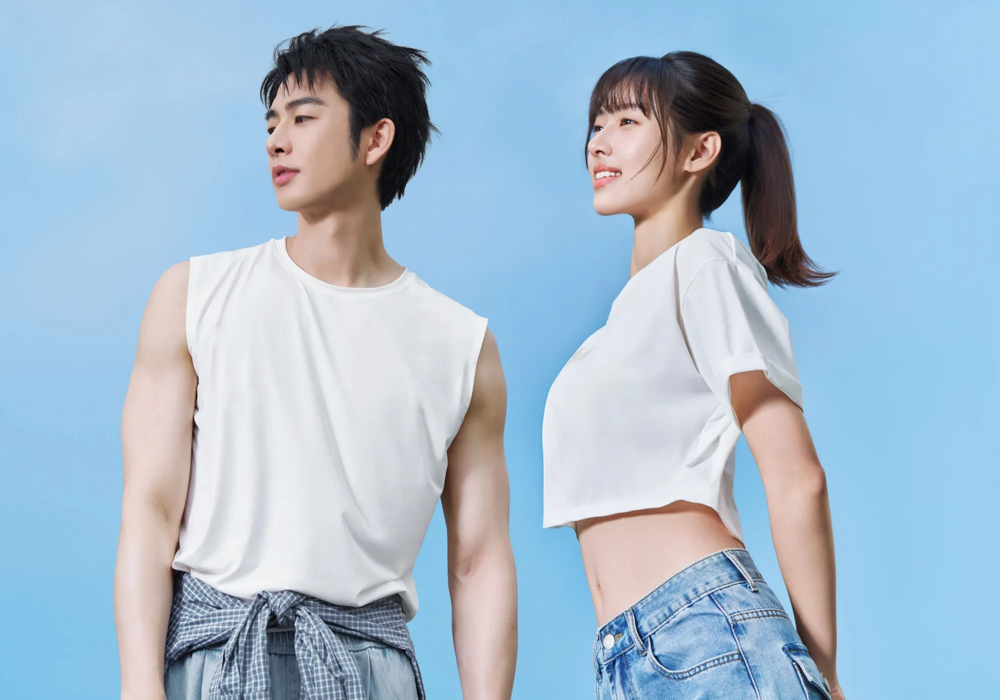 蕭子墨、何曼希合作拍攝服飾廣告。（圖／50 PERCENT提供）