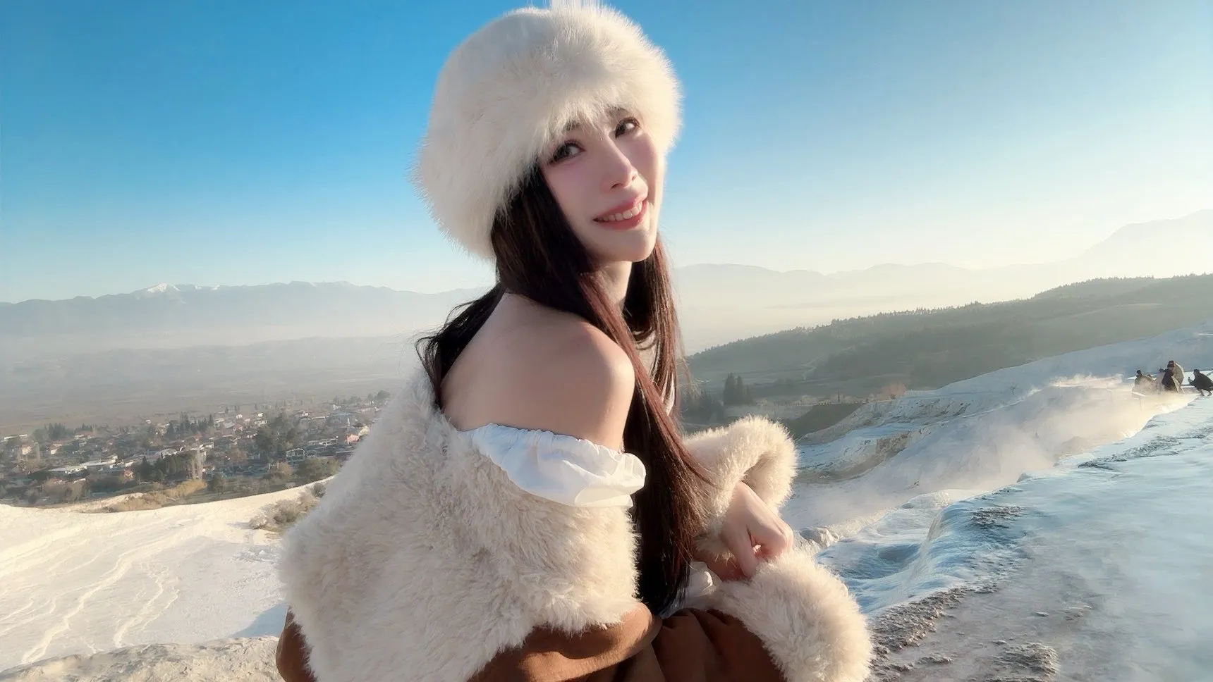「最美通靈禮生」甄馨宣布新身分。（圖／翻攝自甄馨 Tiffany﻿臉書）