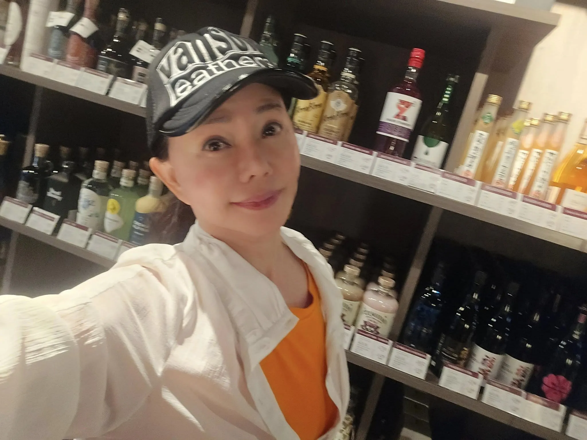 藝人狄鶯因不忍兒子孫安佐再度遭到羈押,今日傳出輕生獲救。(圖/翻攝自狄鶯臉書)