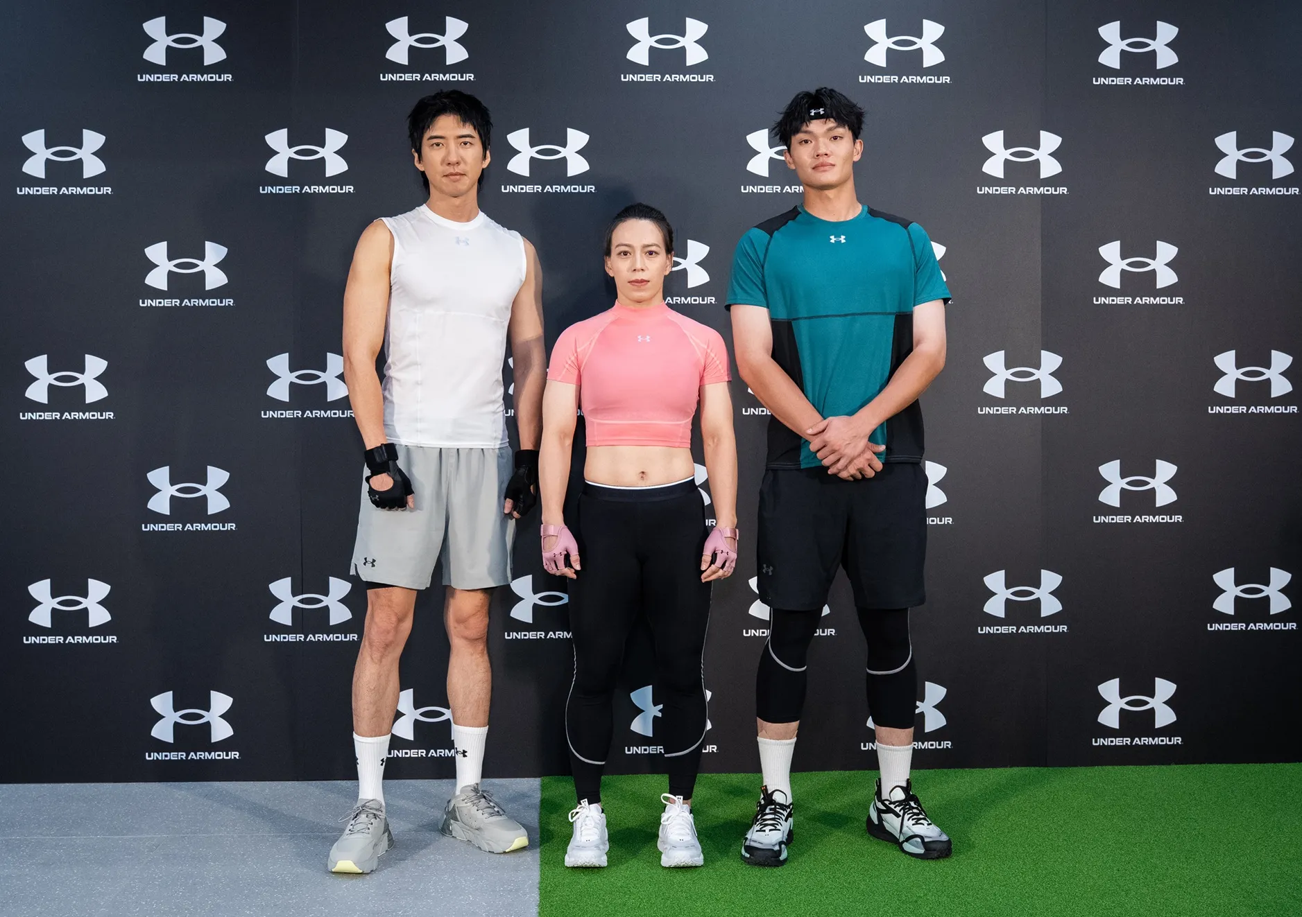 演員傅孟柏(左起)與金牌舉重運動員郭婞淳、中職球星王博玄一起出席記者會。(圖/UNDER ARMOUR提供)