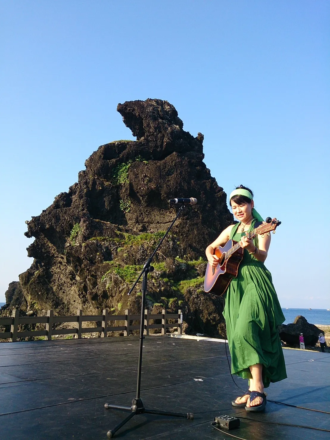 談唱者、金曲獎詩人歌手羅思容演出。（圖／羅思容提供）