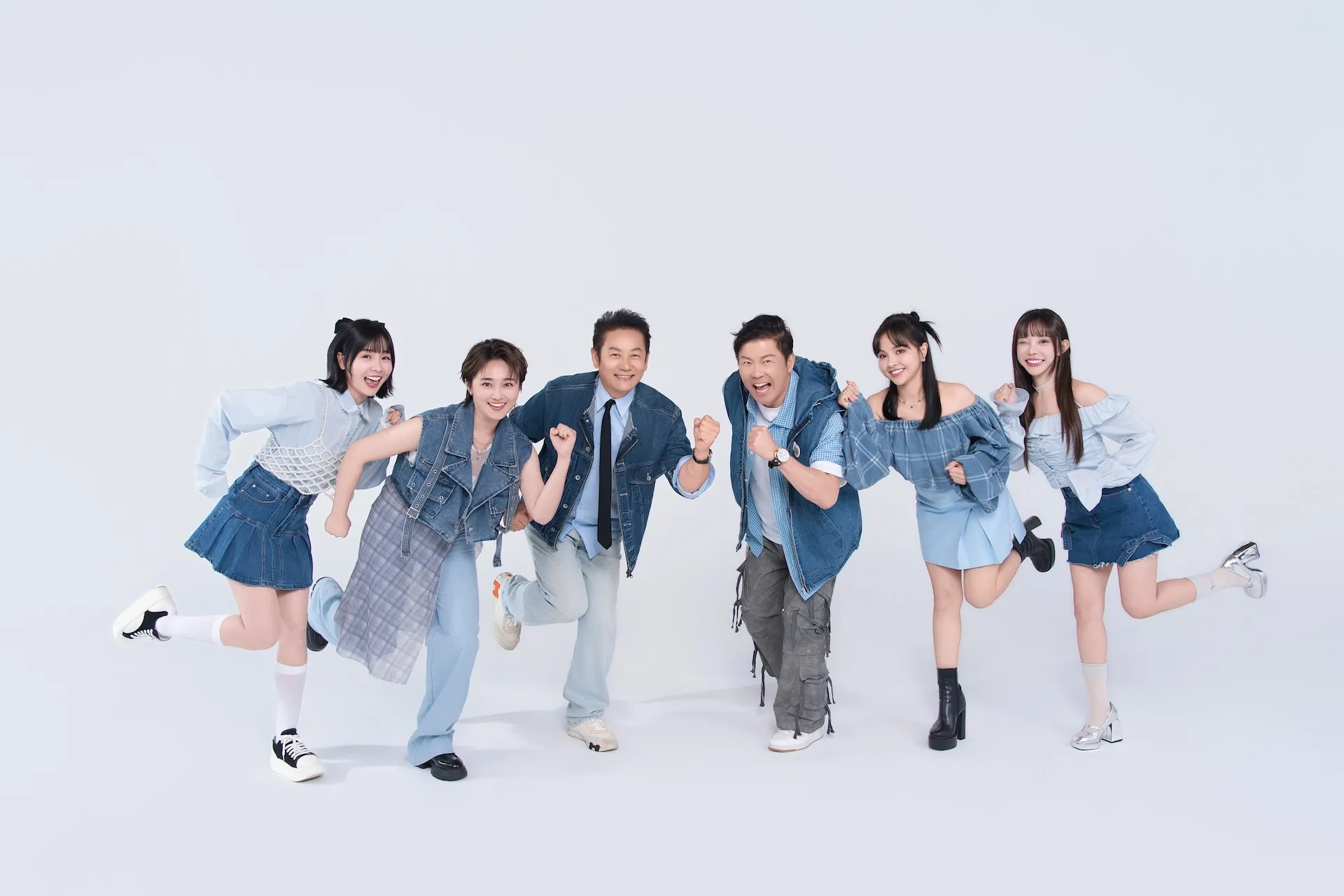 籃籃、張文綺、徐乃麟、曾國城、徐凱希、巫苡萱假裝組團。(圖/華視提供)