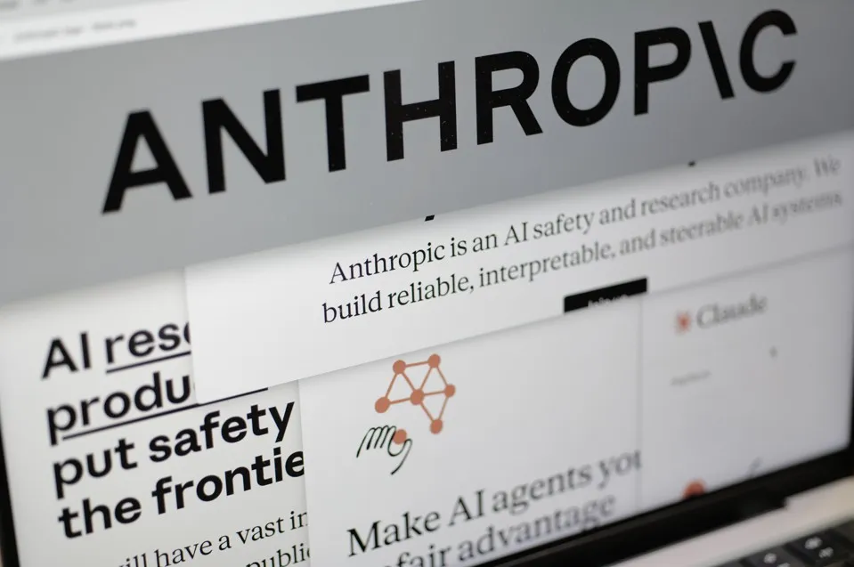 （AI新創Anthropic延續飛速成長步調，第二季營收成長幅度估達130％，可望首度實現營業利潤為正。圖／達志影像）