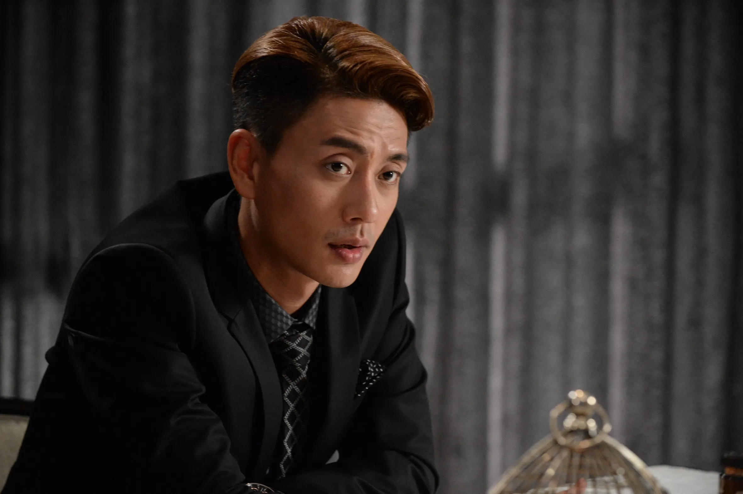 港星黃宗澤在經典續作《溏心風暴3》中飾演多金富少,戲裡戲外的感情生活都成為外界關注焦點。(圖/年代提供)