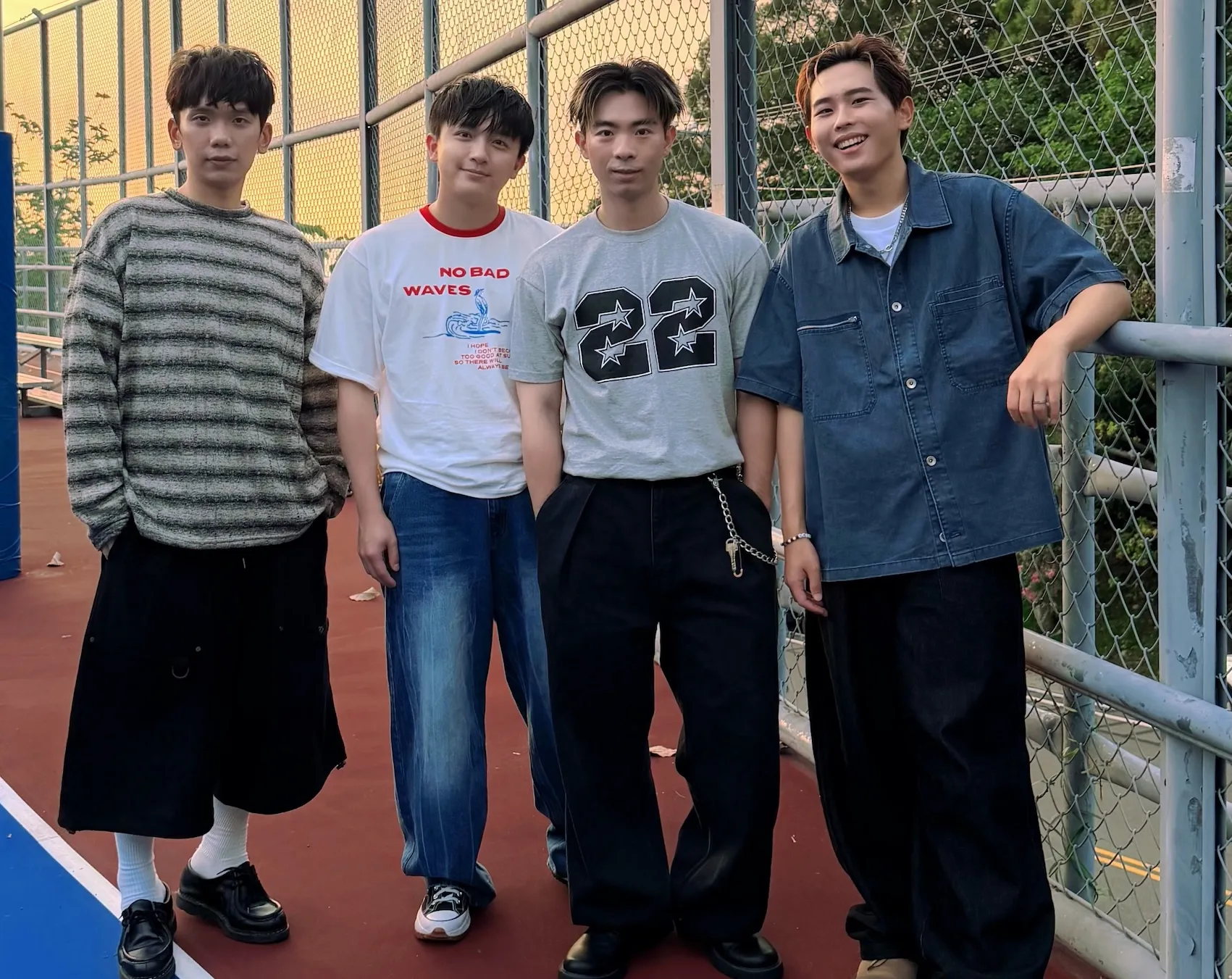 人氣樂團理想混蛋推出全新台語單曲,並同步宣布將於今年10月首度登上高雄巨蛋開唱。(圖/何樂音樂提供)
