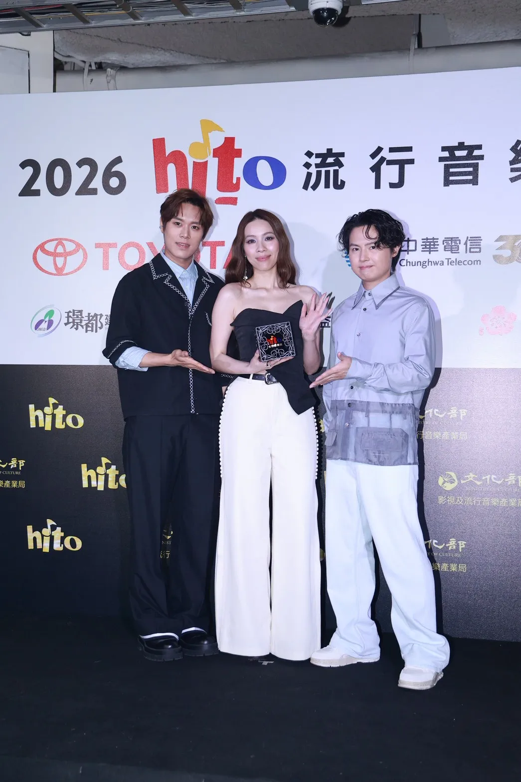 告五人受訪時開心分享入圍金曲獎的心情，並加碼透露11月中唱進小巨蛋。（圖／記者陳明中攝）