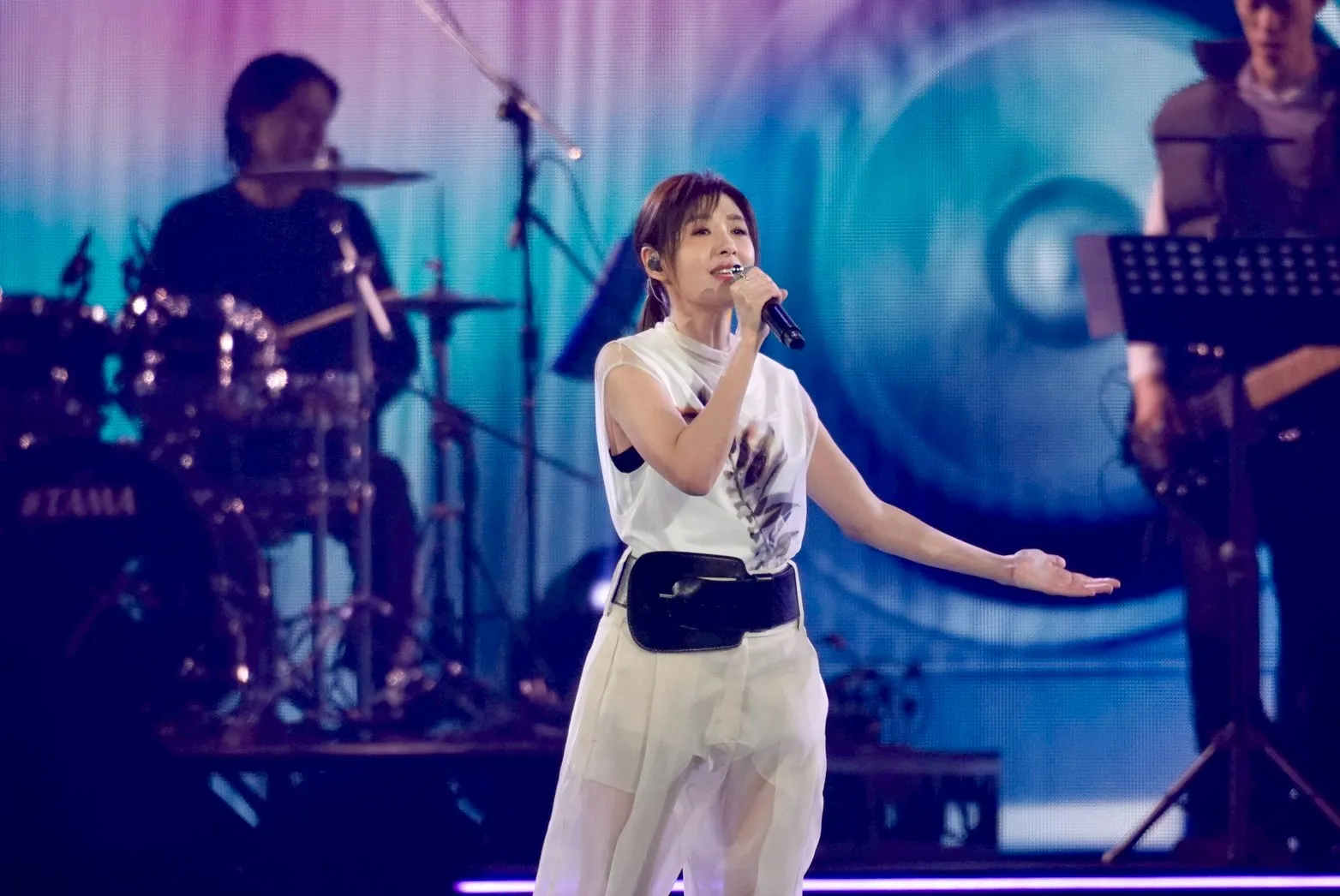 藝人蘇慧倫出席2026 hito流行音樂獎,一舉奪下年度十大華語歌曲與全能藝人獎項,並在舞台上重現多首經典作品。(圖/記者陳明中攝)