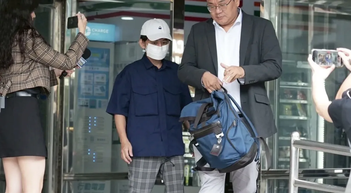 黃子佼開庭都穿同一套衣服。（圖／記者陳明中攝）